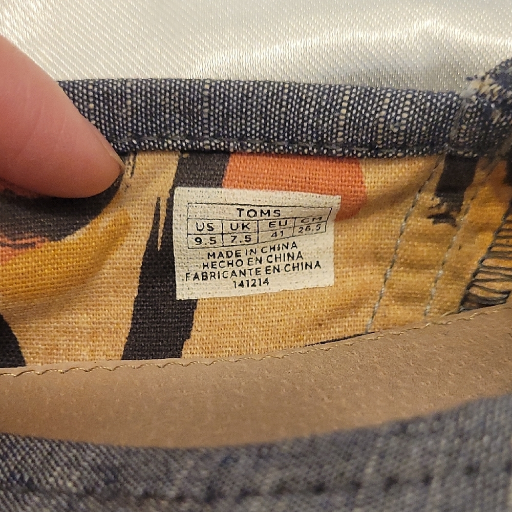 Toms Women's Gray Slip-On Shoes - Picture 3 of 7